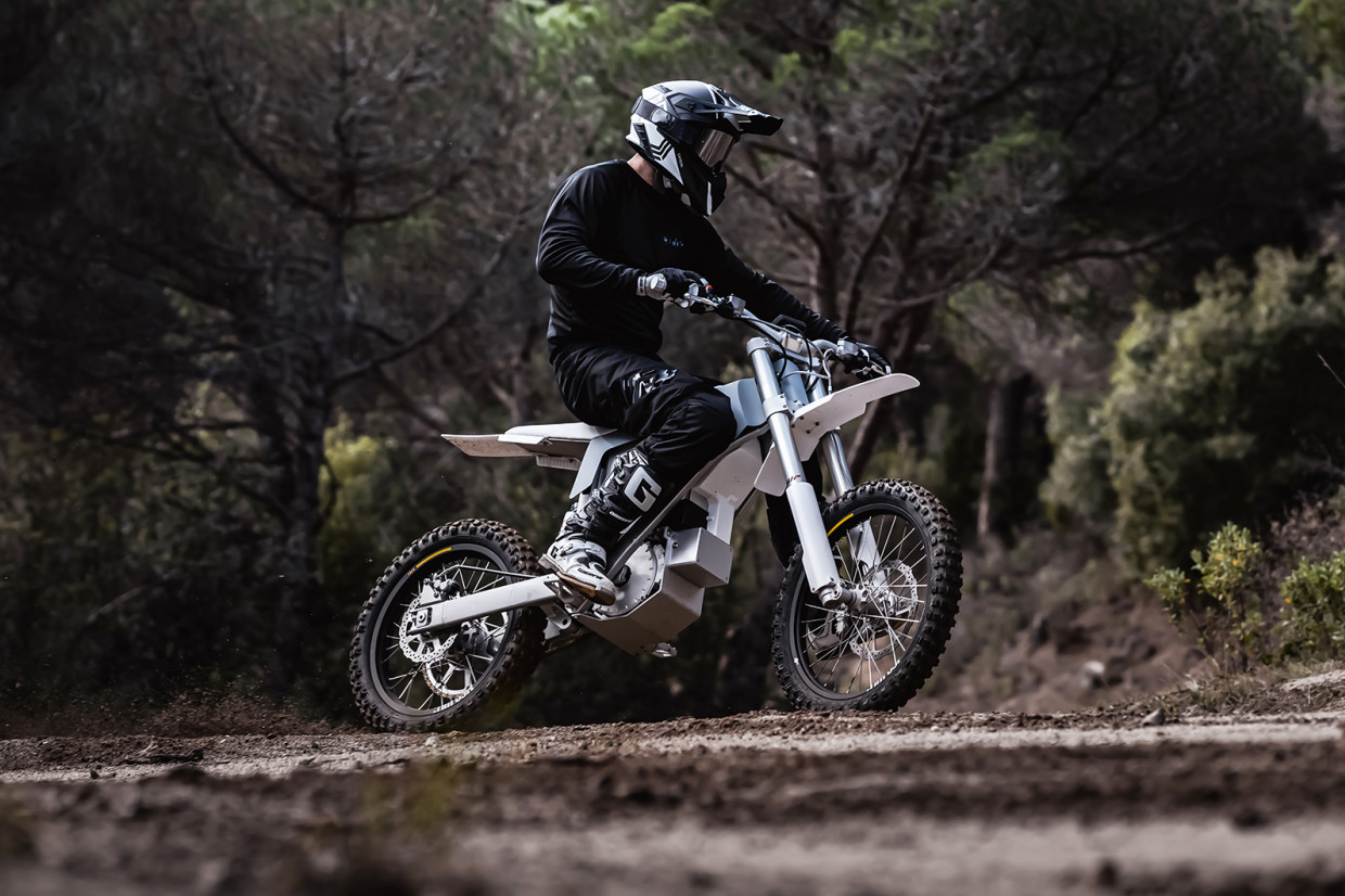 New Cake Bukk is a lightweight emotorbike designed for the trails